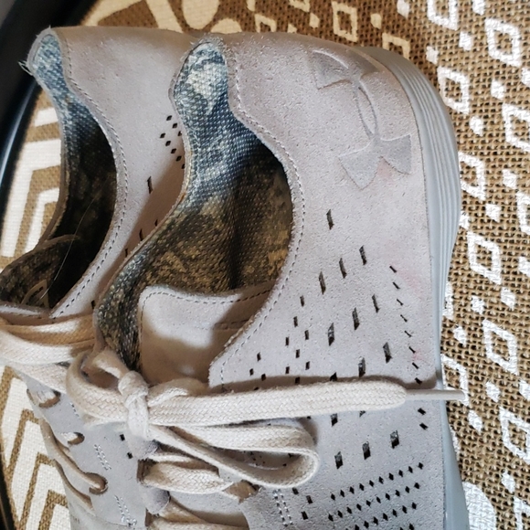 Under Armour Limited Edition Shoes - Picture 2 of 7